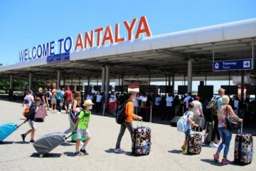 Antalya’yı 8 milyonu aşkın turist ziyaret etti